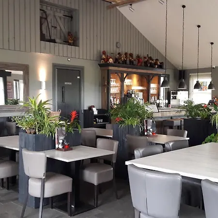 Hotell De Peelpoort 3*